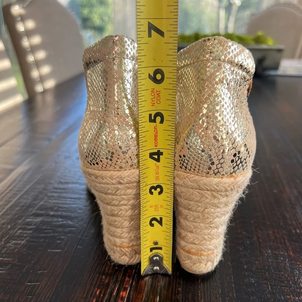 Eric Michael Gold Metallic Espadrille Wedge Sandal Size US 10 / EU 41